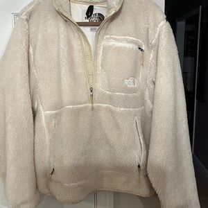 Women’s Northface Sherpa, quarter zip size medium
